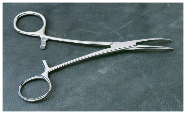 Kocher vs Allis forceps comparison surgical instruments